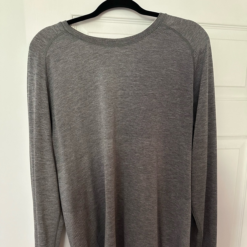 MENS LULULEMON LONG SLEEVE